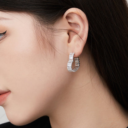 [Vivid Aurora]Radiant Heart Cutout Earrings