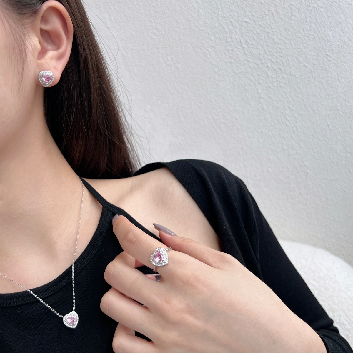 [Vivid Aurora]Dazzling Heart Shape Lover Earrings